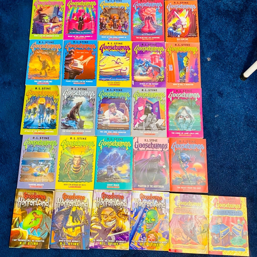 Lot Of GOOSEBUMPS Series Kid's Scary Books By R. L. Stine HorrorLand Bundle - Picture 1 of 10